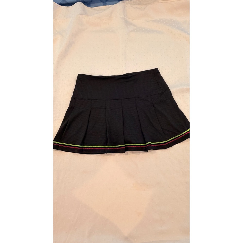 Lucky in Love Women Black Pleated Tennis Skort Medium Neon Stitching Athletic